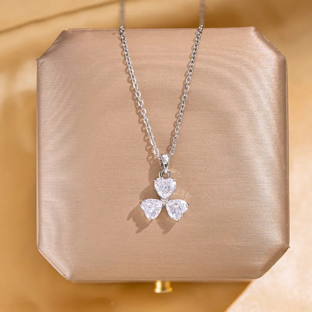 Elegant Silver Pendant Necklace